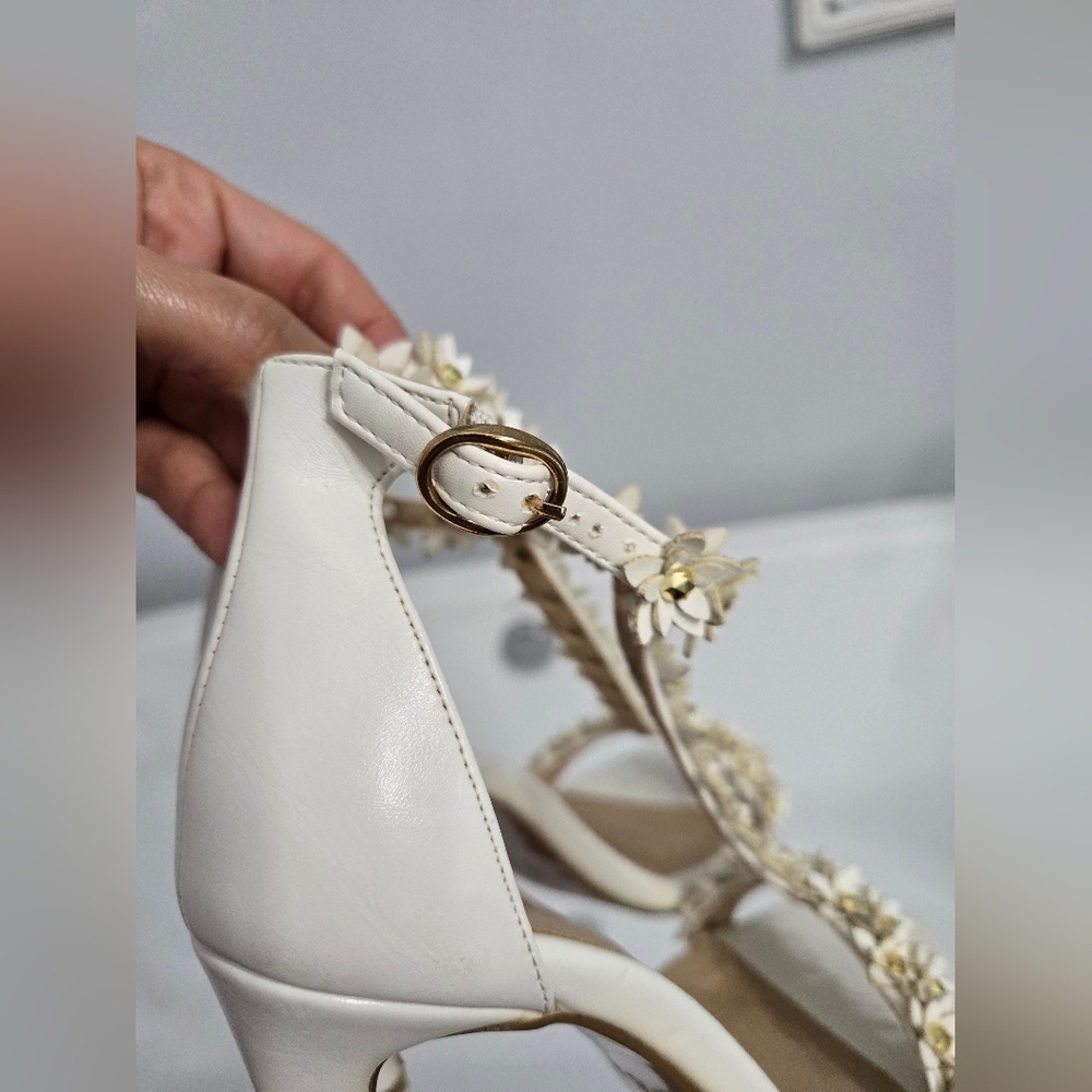Idifu Flower Studded High Heels - Picture 15 of 17